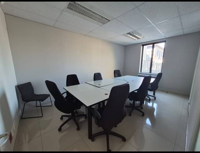 555M² OFFICE TO LET IN SANDTON CENTRAL